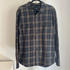 Hurley Dual Pocket Button Front Collared Cotton
Flannel Shirt in Olive, Large